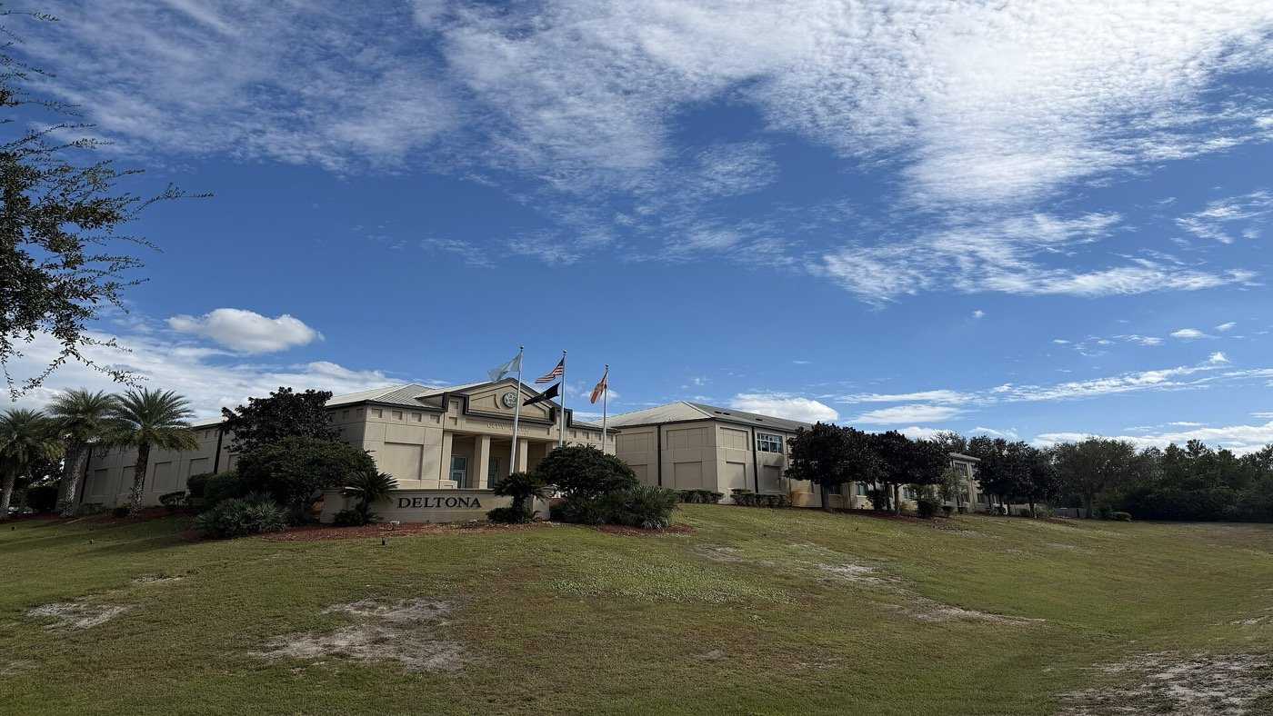 Deltona, Florida skyline and tree-lined neighborhoods
